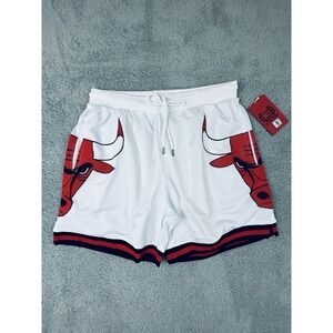 Ultra Game Chicago Bulls NBA Official Mesh Shorts Mens Medium White Bulls Logo